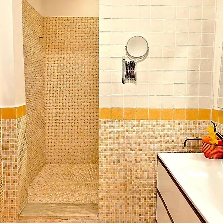 בית נופש Casa Stibbert Garden Retreat *