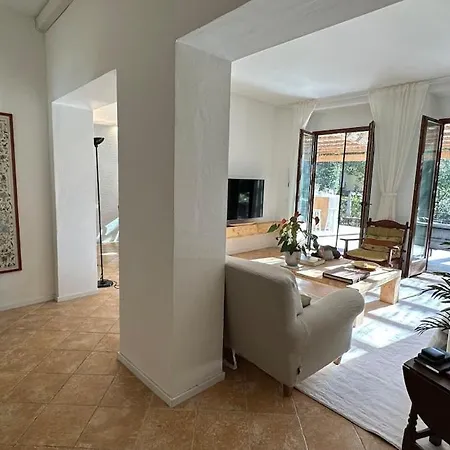 Holiday home Casa Stibbert Garden Retreat