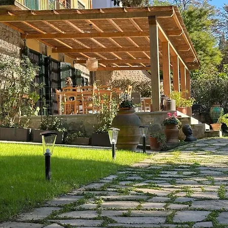 Holiday home Casa Stibbert Garden Retreat